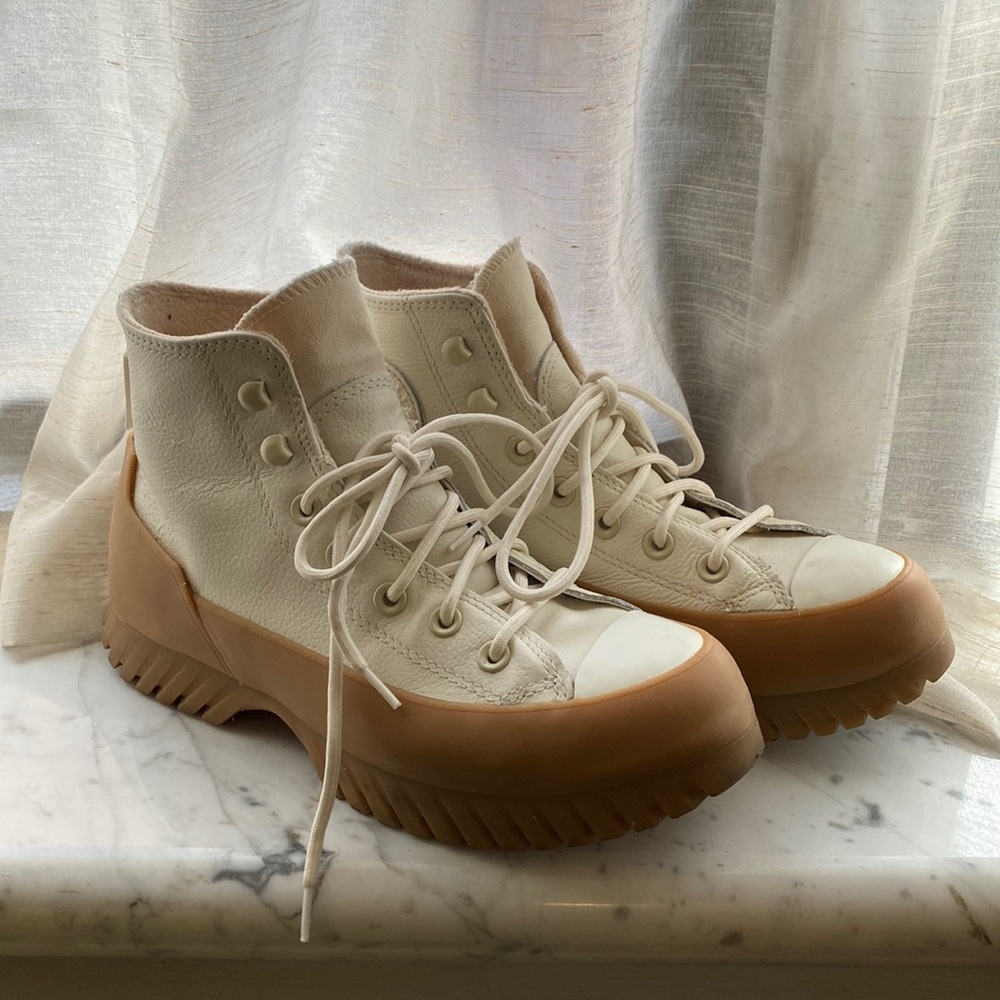 Converse Chuck Taylor Lugged Winter 2.0 Hi Top Sneakers
